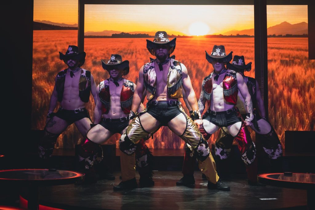 la teaze cowboy performers